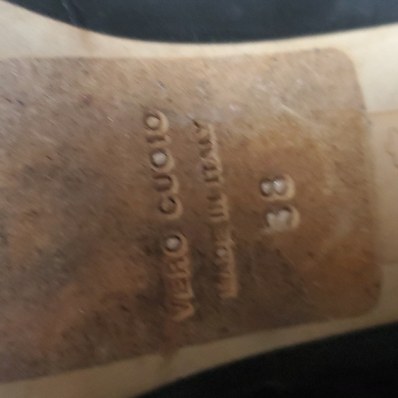 Adorable Italian Taryn Rose black & pink plaid round toe heels. - Picture 9 of 14